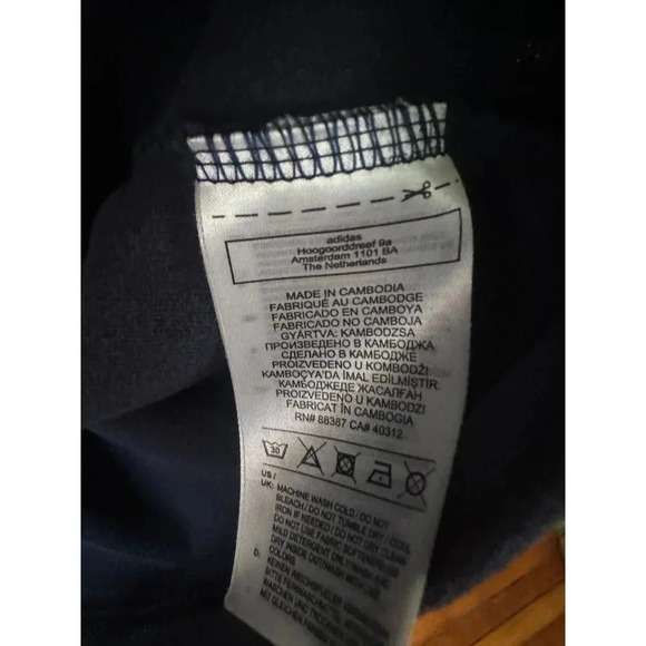 Adidas women’s size medium cropped sweater - Picture 5 of 7